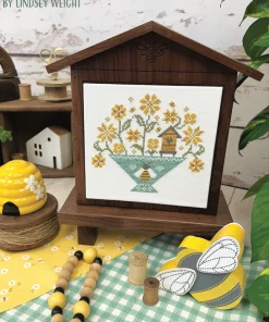 Primrose Cottage - Honey Bee Basket
