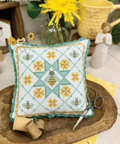 Primrose Cottage - Honey Bee Quilt